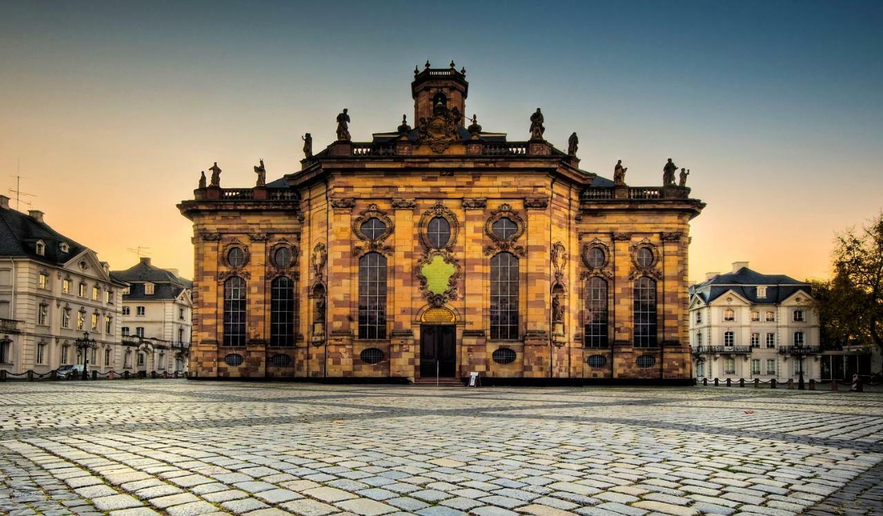 Im Grunen Am Stadtrand Saarbrücken Buitenkant foto